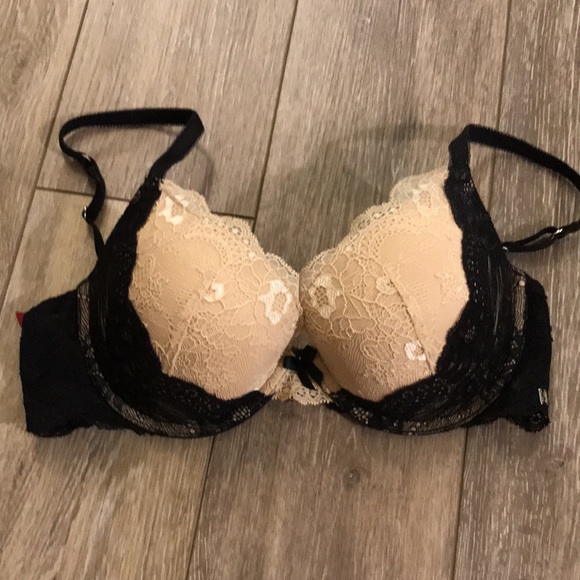 Victoria’s Secret Bras - Picture 6 of 7